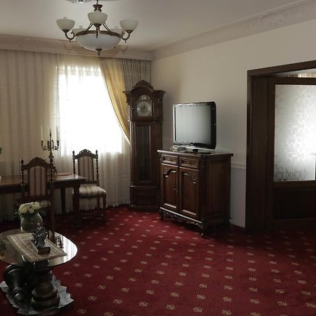 Hotel Slavia Salonta 外观 照片