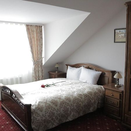 Hotel Slavia Salonta 外观 照片