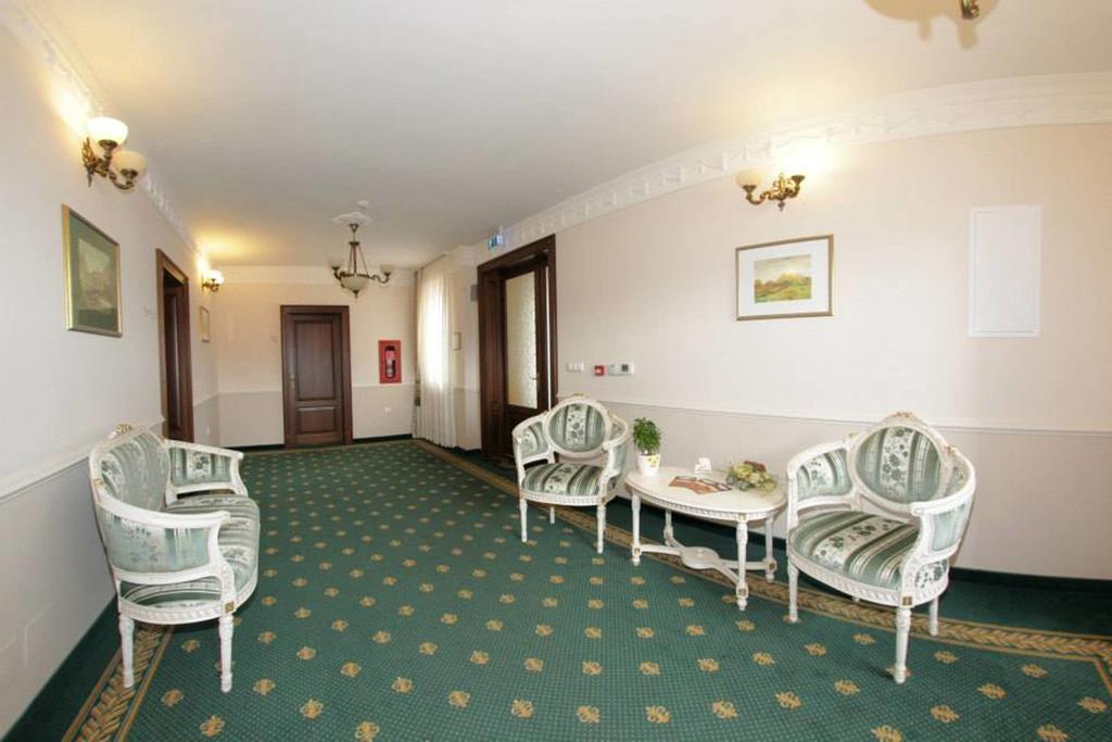 Hotel Slavia Salonta 外观 照片