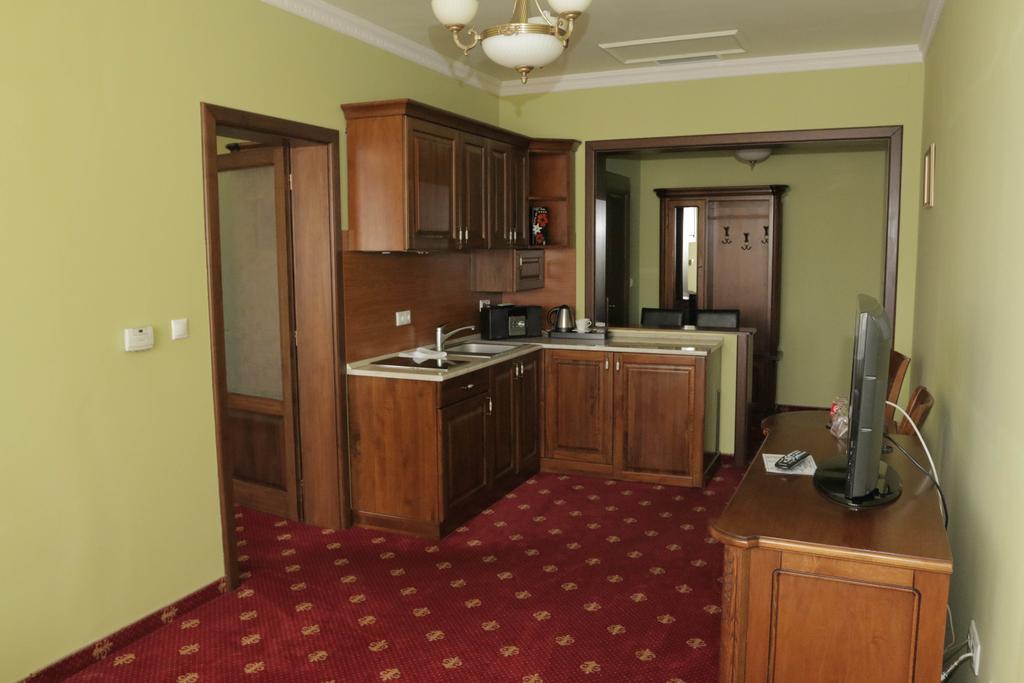 Hotel Slavia Salonta 外观 照片