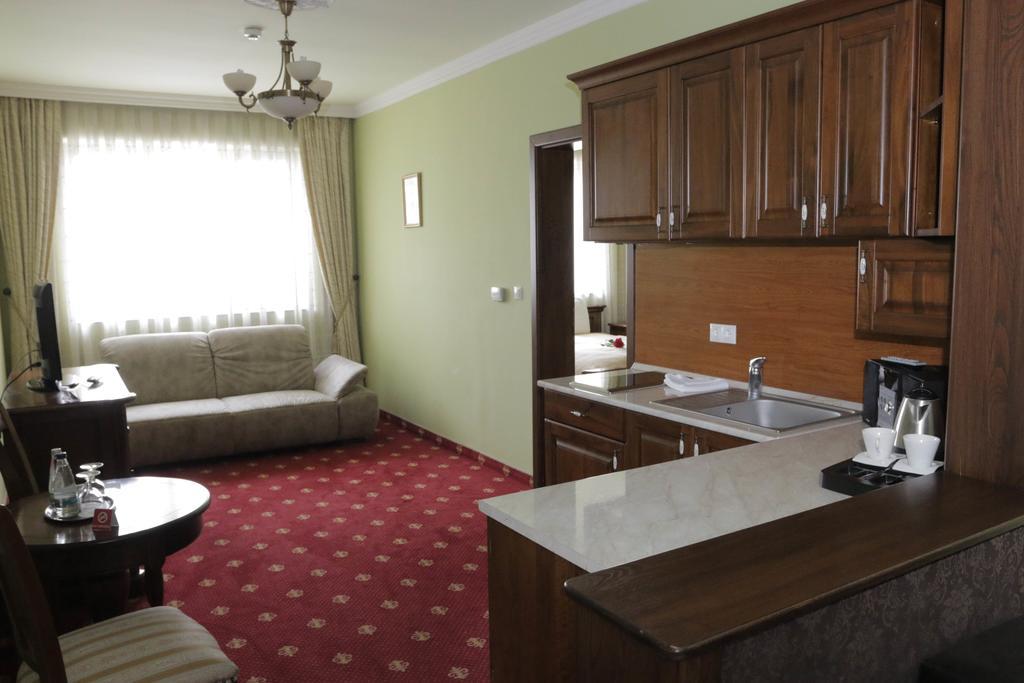 Hotel Slavia Salonta 外观 照片