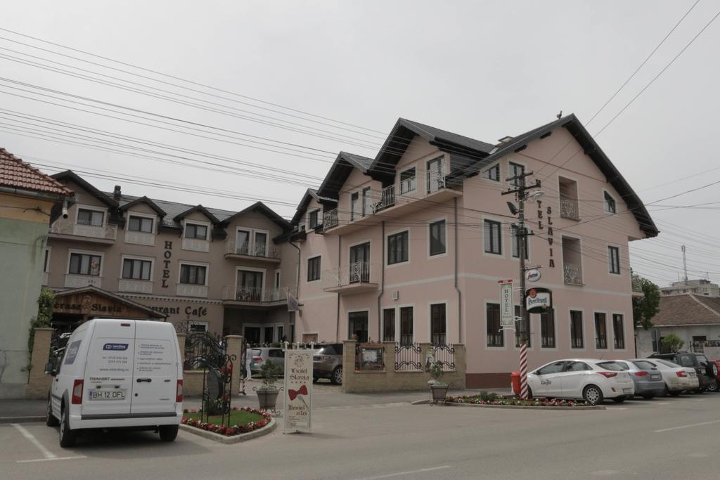 Hotel Slavia Salonta 外观 照片