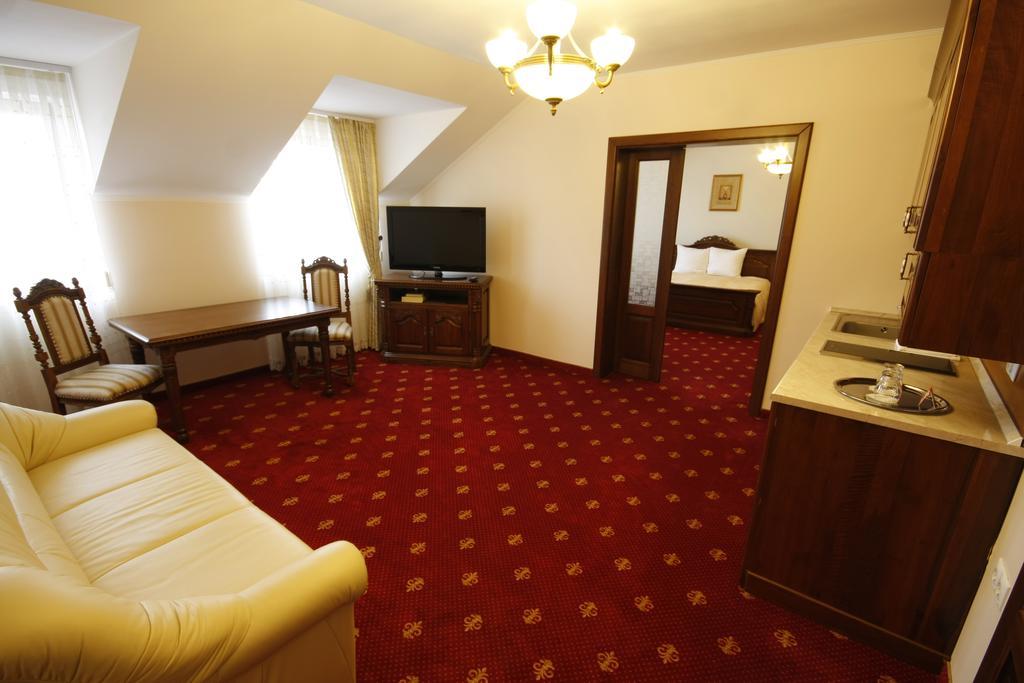 Hotel Slavia Salonta 外观 照片