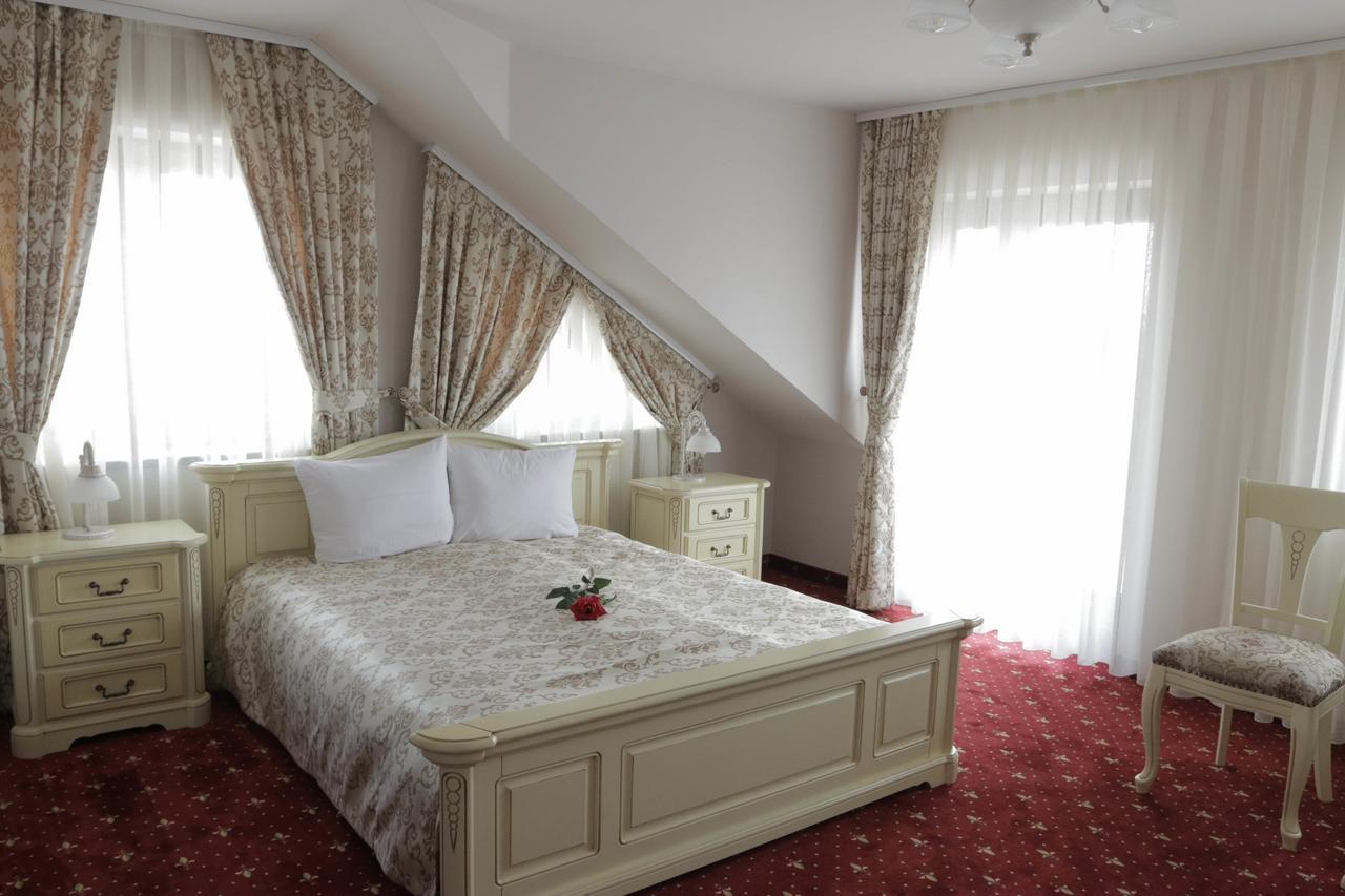 Hotel Slavia Salonta 外观 照片