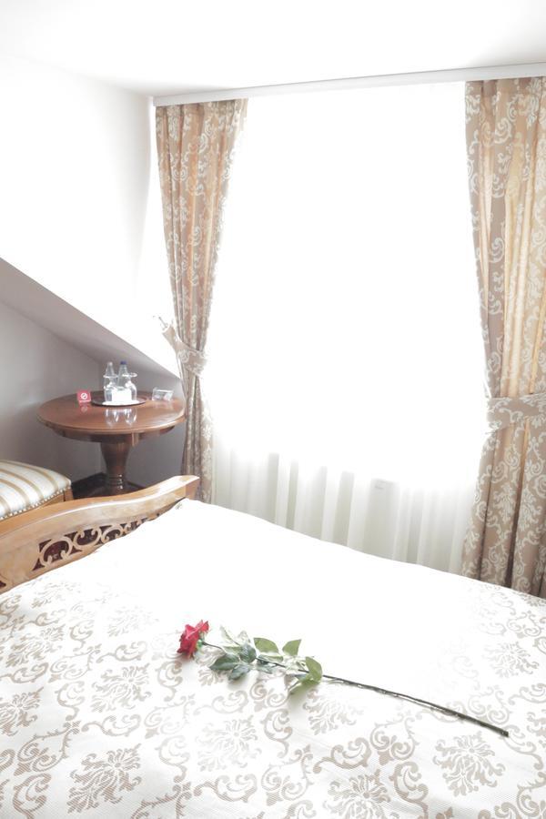 Hotel Slavia Salonta 外观 照片
