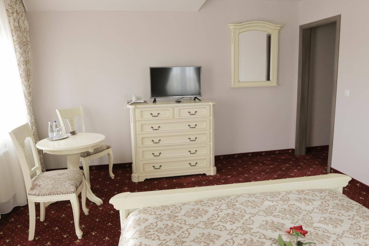 Hotel Slavia Salonta 外观 照片