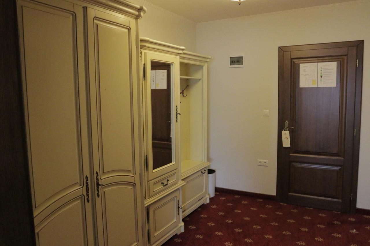 Hotel Slavia Salonta 外观 照片
